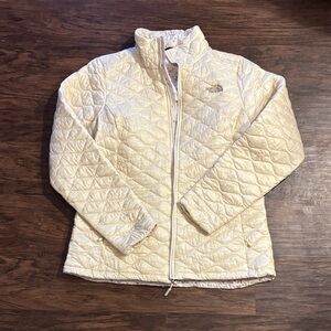 The North Face Women's Cream Quilted Packable Puffer Jacket